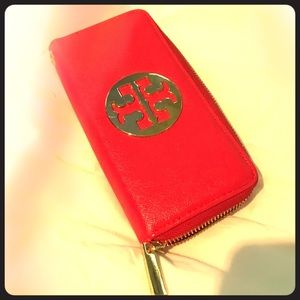 Red Tory Burch wallet